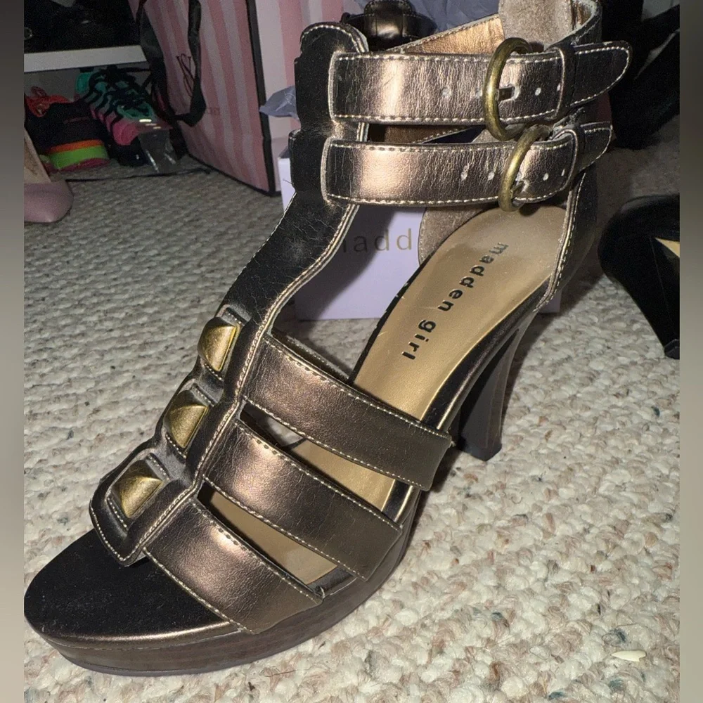 Madden Girl Lusterus Platform Gladiator Shoe for Women, Bronze Size 6.5 new